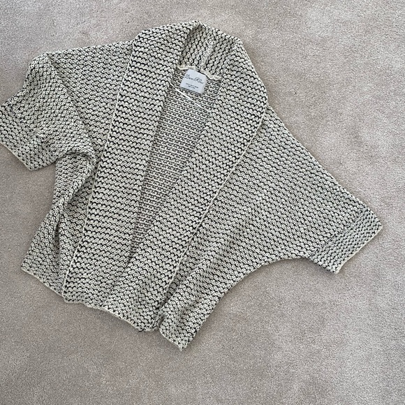 Zara Knit Canada - Picture 4 of 5